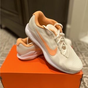 Nike Court Air Zoom Vapor Pro Women’s Tennis Shoe